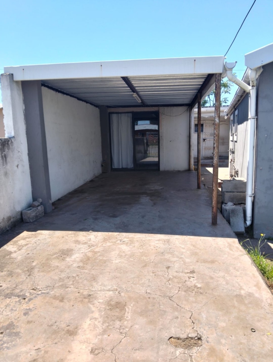 8 Bedroom Property for Sale in Mdantsane Nu 6 Eastern Cape